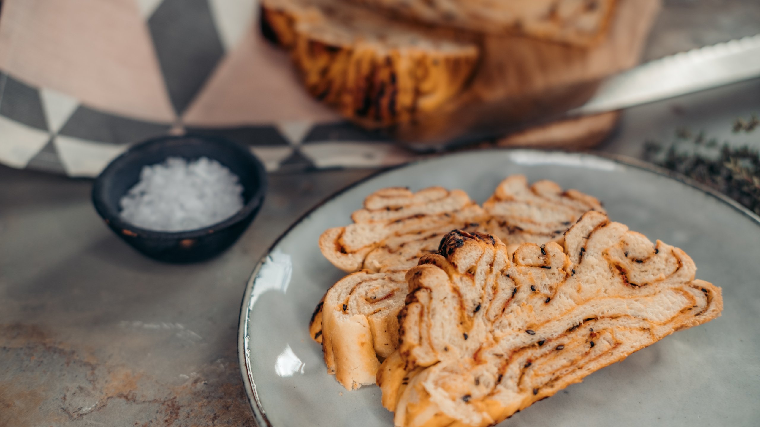 Swirled Vegan Tomato Herbed Bread-image
