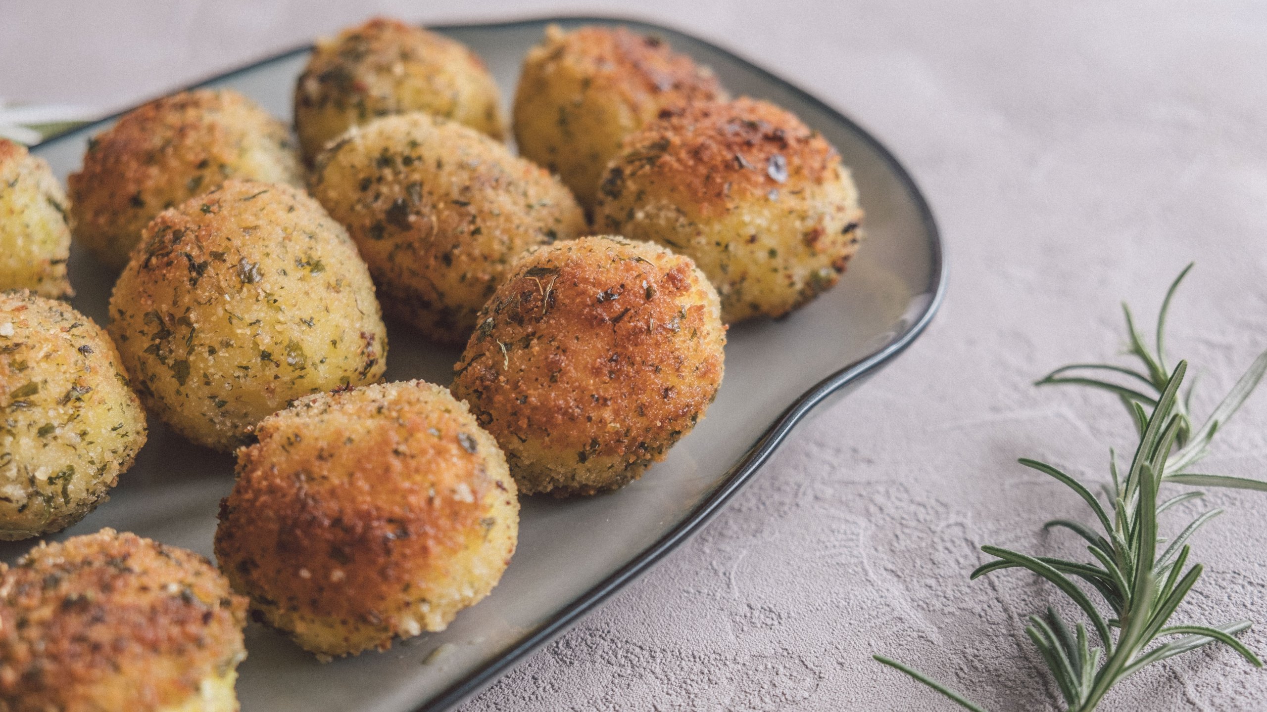 Herb Breaded Potatoes-image