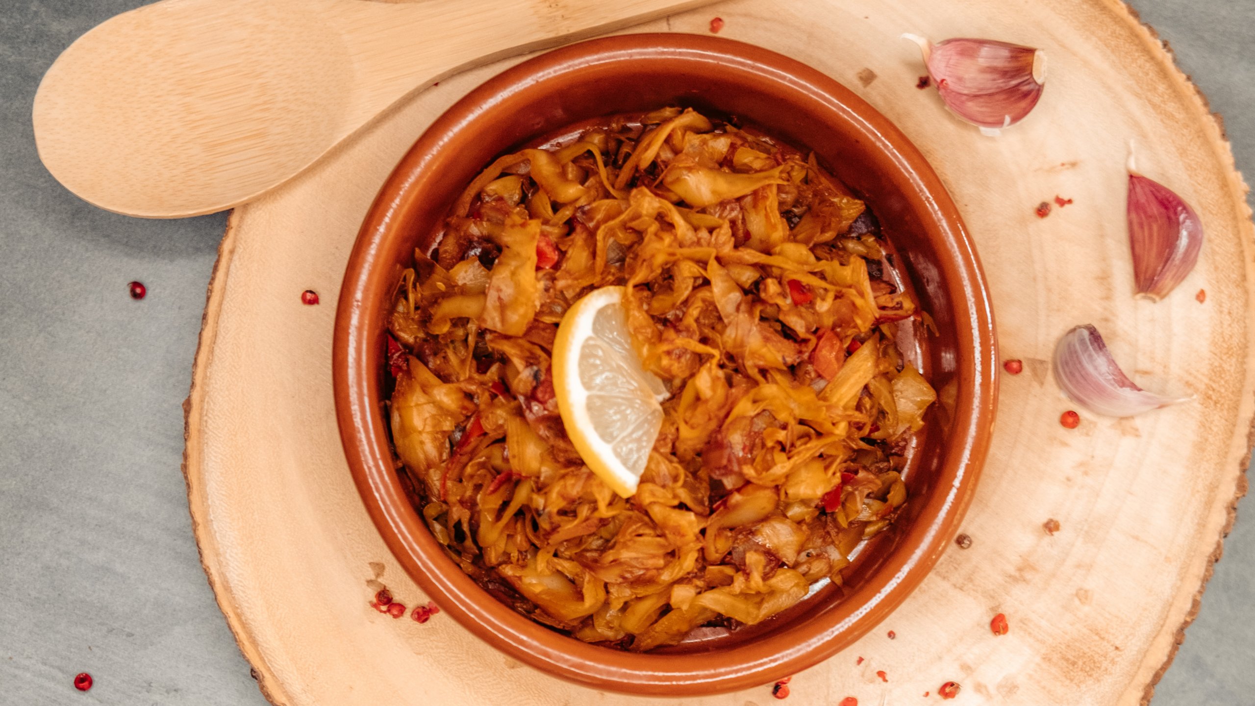 Romanian Vegan Stewed Cabbage