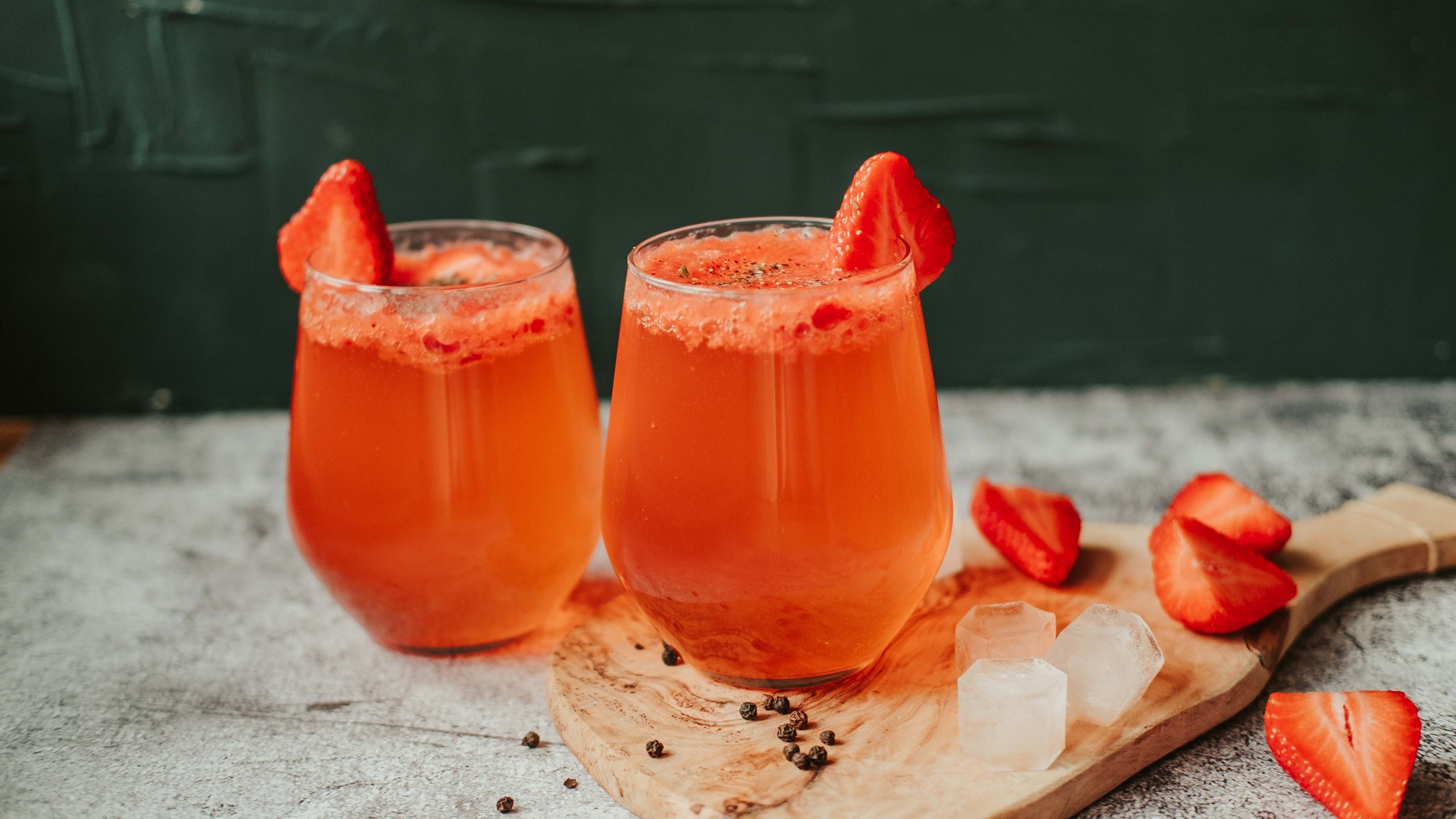 Strawberry and Black Pepper Gin and Tonic-image
