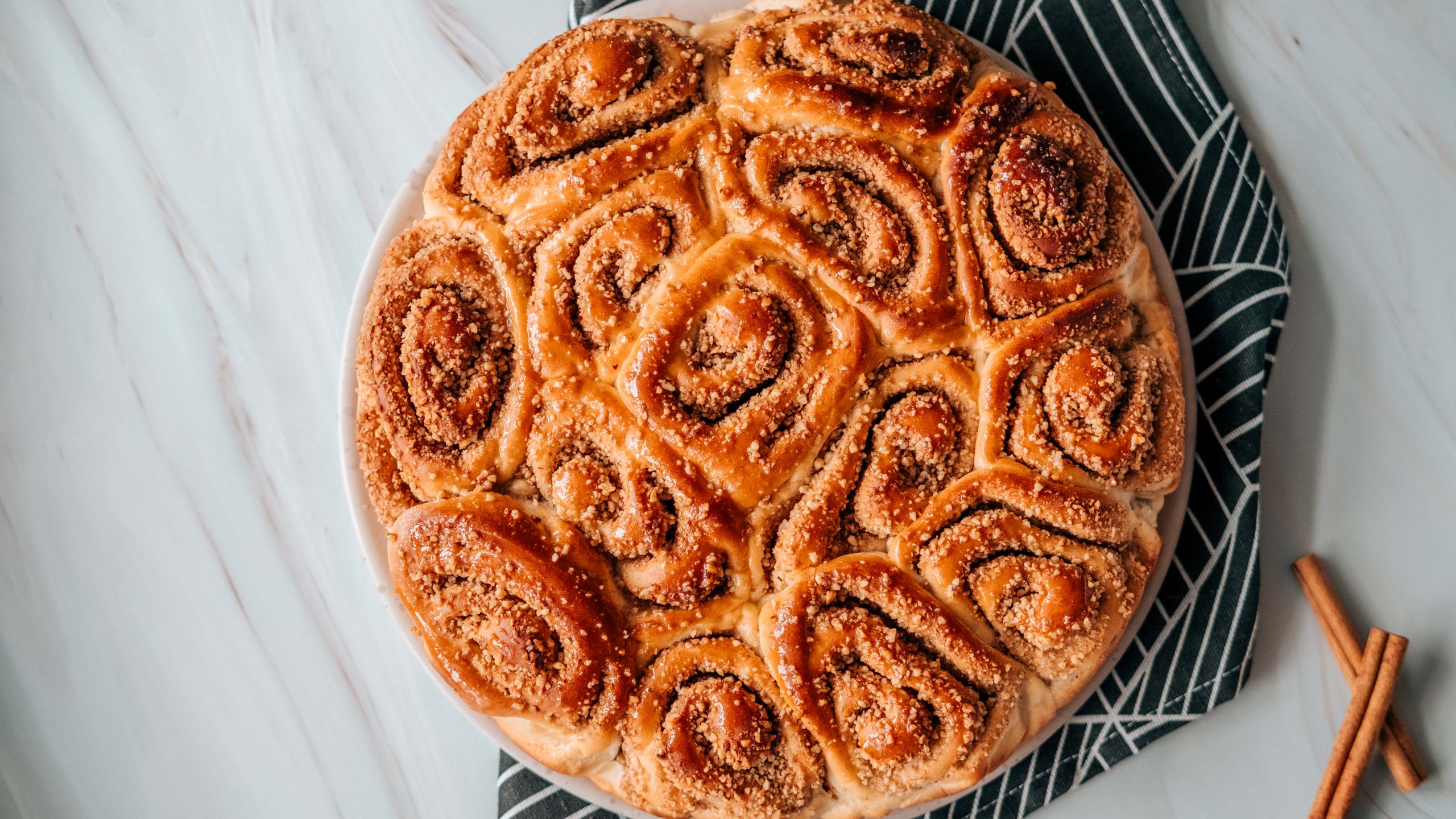 Walnut buns-image