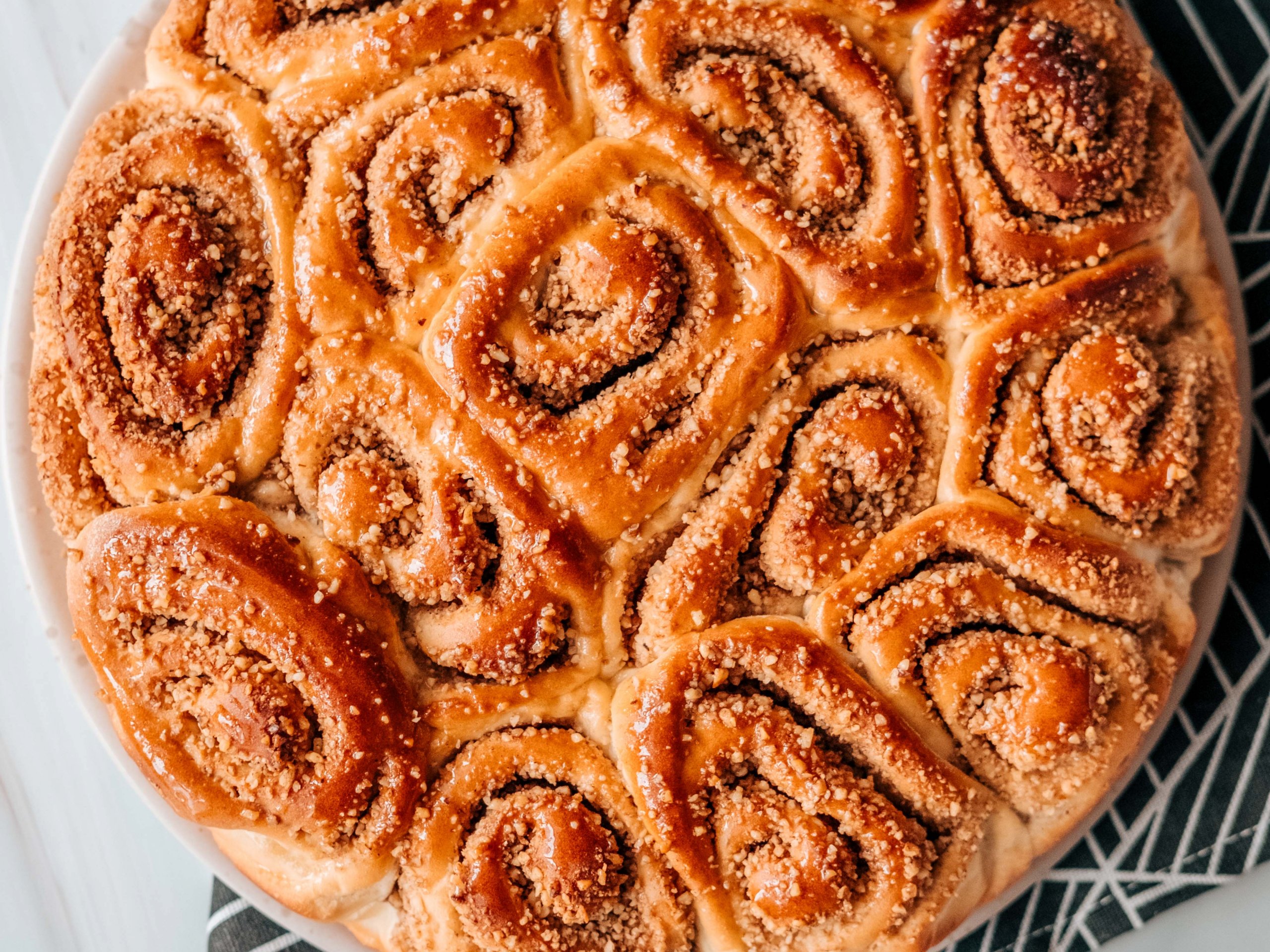 delicious-walnut-buns-with-
