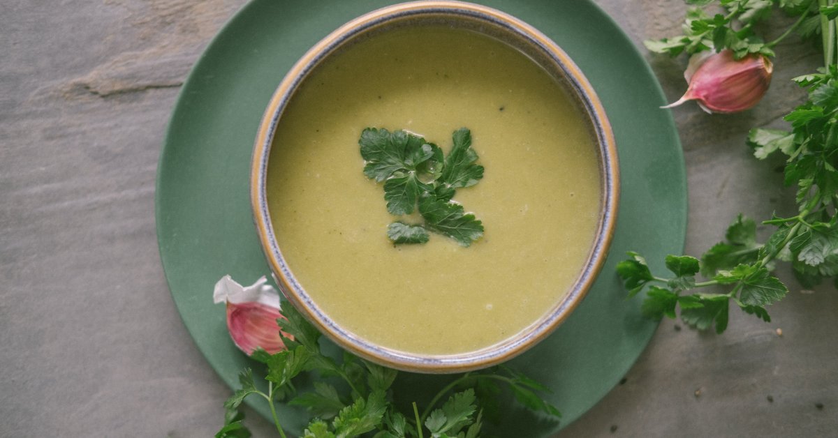 Easy Creamy Vegan Broccoli Soup | Yuzu Bakes