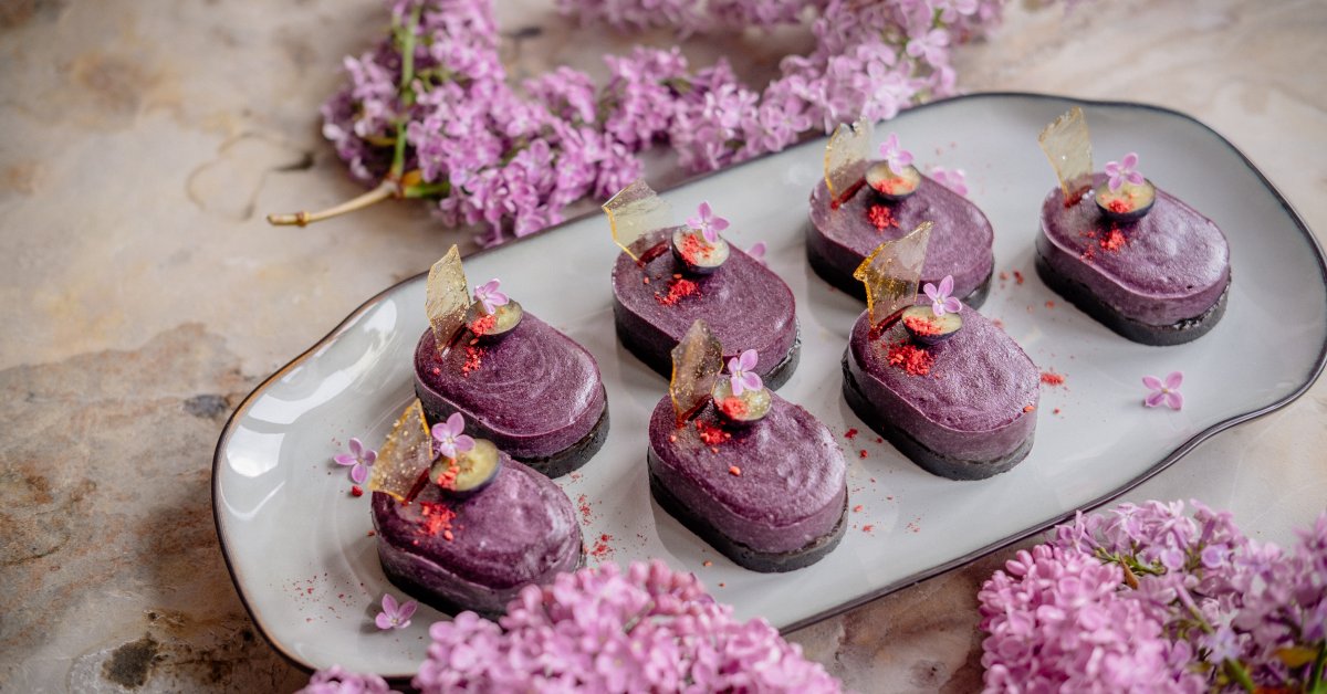 No Bake Blueberry Vegan Fruit Tarts | Yuzu Bakes