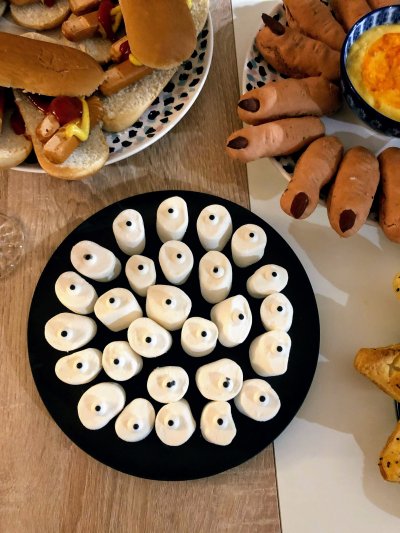 Vegan Halloween marshmallow eyes