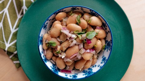 Green bowl with gigante beans